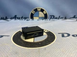 Фото запчасти кнопка открывания багажника BMW 525i 2003 контрактная запчасть Запчасть кнопка открывания багажника BMW 525i 2003