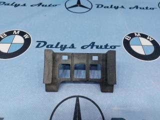 Запчасть кронштейн бампера задний BMW 525i 2003-08-14