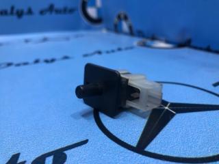 Фото запчасти концевик двери Mercedes-Benz E-class 05/07/1999 контрактная запчасть Запчасть концевик двери Mercedes-Benz E-class 05/07/1999