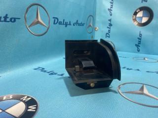 Запчасть направляющая шторки багажника правая BMW 525i 2000