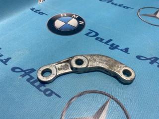 Кронштейн стойки стабилизатора левый BMW 525i 2000 контрактная Кронштейн стойки стабилизатора левый BMW 525i 2000