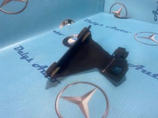 Фото запчасти кронштейн впускного коллектора BMW 525i 2005 контрактная запчасть Запчасть кронштейн впускного коллектора BMW 525i 2005