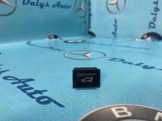 Запчасть кнопка открывания багажника BMW 525i 2008