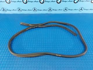 Запчасть уплотнитель проема багажника VOLVO XC70 2009