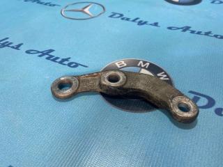 Кронштейн стойки стабилизатора левый BMW 528i 1998 контрактная Кронштейн стойки стабилизатора левый BMW 528i 1998