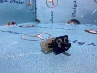 Запчасть концевик двери Mercedes-Benz E-class 30/10/2000