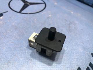 Запчасть концевик двери Mercedes-Benz E-class 1996