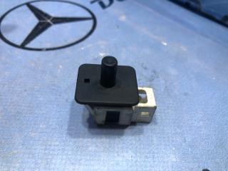 Запчасть концевик двери Mercedes-Benz E-class 1996