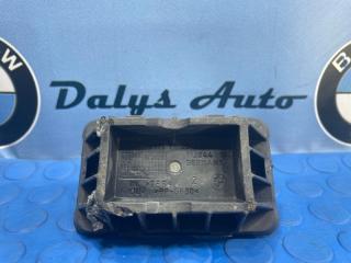 Запчасть поддомкратник BMW 550i 2006-03-31