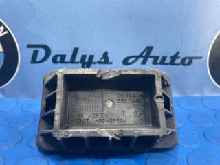 Запчасть поддомкратник BMW 550i 2006-03-31