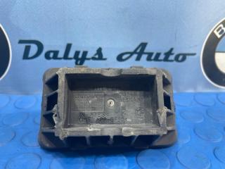Запчасть поддомкратник BMW 550i 2006-03-31
