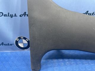 Обшивка стойки правая BMW 528i E39 M52B28TU
