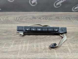 Блок переключателей в центральной консоли BMW 335i 2006