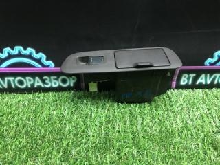 Запчасть кнопка стеклоподъемника задняя правая Toyota Crown 1995