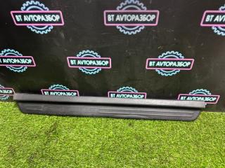 Запчасть накладка на порог салона передняя правая Nissan Skyline 1995