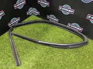 Запчасть уплотнитель стекла двери задний левый Nissan Skyline 1995