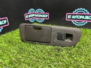 Запчасть кнопка стеклоподъемника задняя правая Toyota Crown 1995