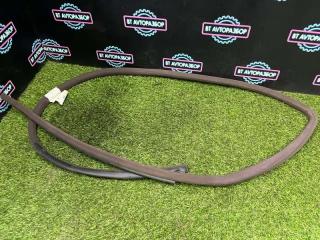 Уплотнительная резинка боковой двери передняя левая Toyota Crown 1995