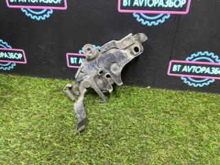 Запчасть замок капота Toyota Crown 1992