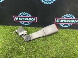 Замок ремня безопасности задний правый Toyota Crown 1992