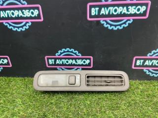 Запчасть плафон подсветки салона Toyota Crown 1992