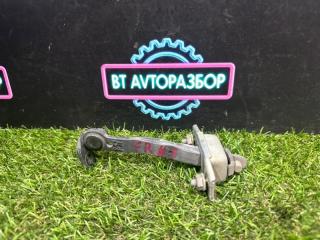 Запчасть ограничитель двери передний правый Toyota Chaser 1996