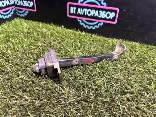 Ограничитель двери передний правый Toyota Prius 2012