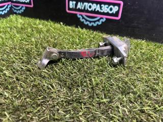 Ограничитель двери задний левый Toyota Prius 2012