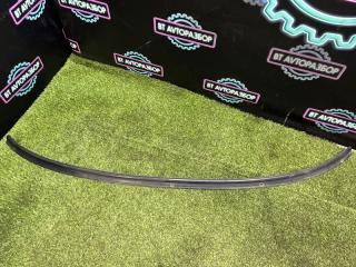 Запчасть молдинг стекла задний Nissan Bluebird 1998