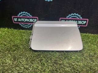 Запчасть лючок топливного бака Nissan Bluebird 1998