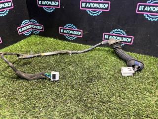 Запчасть проводка двери задняя левая Nissan Bluebird 1998