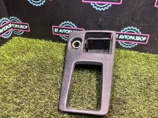 Запчасть консоль кпп Nissan Bluebird 1998