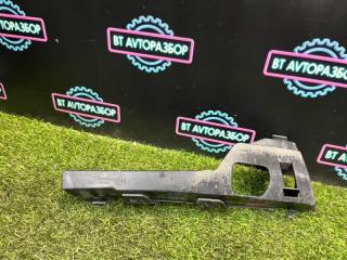 Запчасть клипса бампера передняя правая Ford Focus 2006