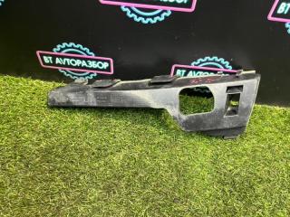 Запчасть клипса бампера передняя левая Ford Focus 2006