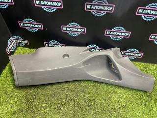 Запчасть накладка на стойку кузова задняя правая Ford Focus 2006