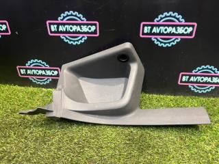 Запчасть накладка на порог салона задняя правая Ford Focus 2006