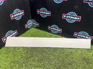 Запчасть обшивка багажника правая Ford Focus 2006