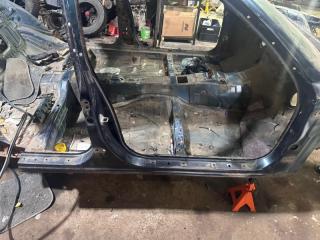 Центральная стойка кузова правая Toyota Chaser 1996