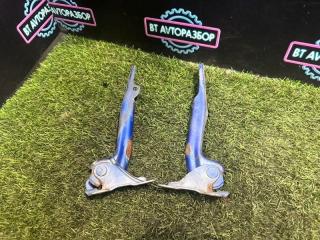 Запчасть петля капота передняя Toyota Vitz 2000