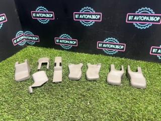 Запчасть заглушка полозьев сиденья Toyota Crown 1995