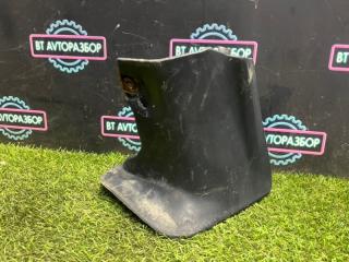 Запчасть брызговик передний правый Toyota Crown 1992