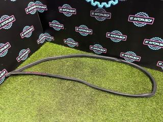 Уплотнительная резинка боковой двери передняя левая Toyota Cresta