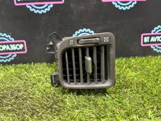 Запчасть дефлектор воздушный передний правый Toyota Cresta