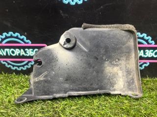 Дефлектор радиатора левый Toyota Crown 1992