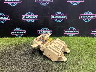 Блок предохранителей салонный Toyota Ipsum 1996 Б/У Блок предохранителей салонный Toyota Ipsum 1996