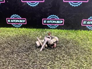 Личинка замка двери Toyota Ipsum 1996