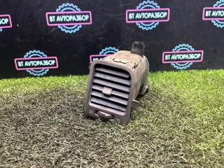 Решетка вентиляционная передняя правая Toyota Chaser 1993