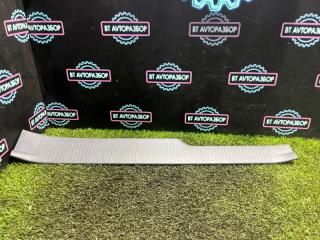 Фото запчасти накладка на порог салона задняя правая Toyota Ipsum 1996 Б/У запчасть Запчасть накладка на порог салона задняя правая Toyota Ipsum 1996