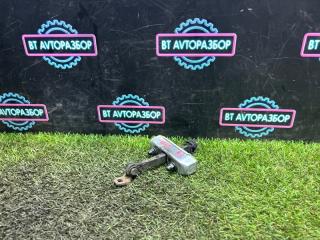 Ограничитель двери передний левый Toyota Crown 1993