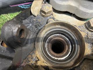 Кулак поворотный передний правый R’nessa 1998 PNN30 KA24DE